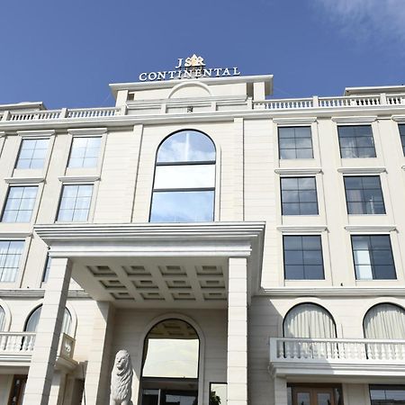 Hotel Jsr Continental Dehradun Ngoại thất bức ảnh