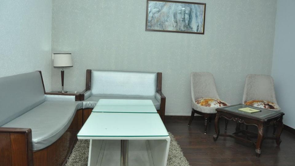 Hotel Jsr Continental Dehradun Ngoại thất bức ảnh
