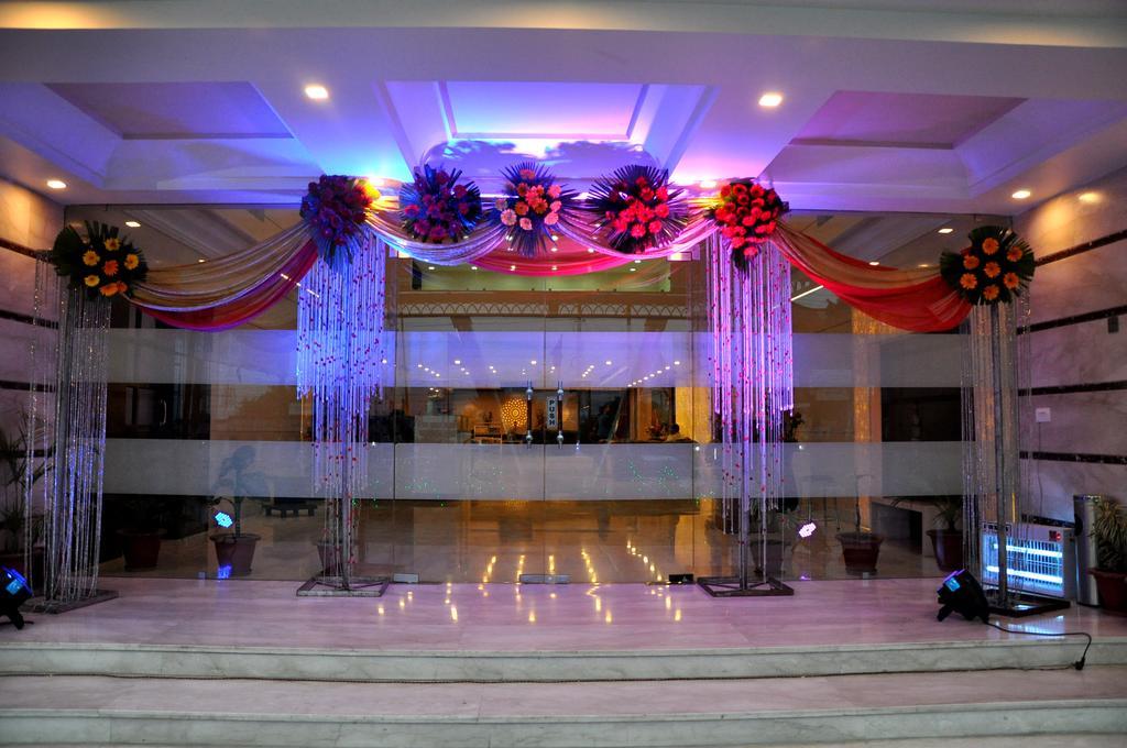 Hotel Jsr Continental Dehradun Ngoại thất bức ảnh