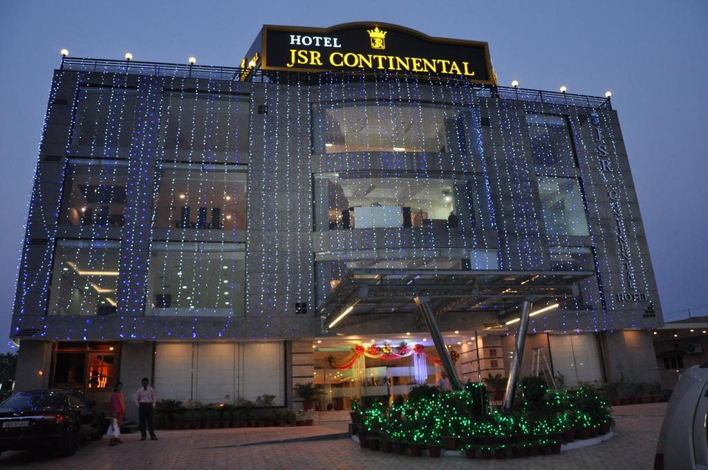 Hotel Jsr Continental Dehradun Ngoại thất bức ảnh