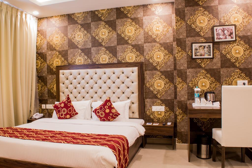 Hotel Jsr Continental Dehradun Phòng bức ảnh