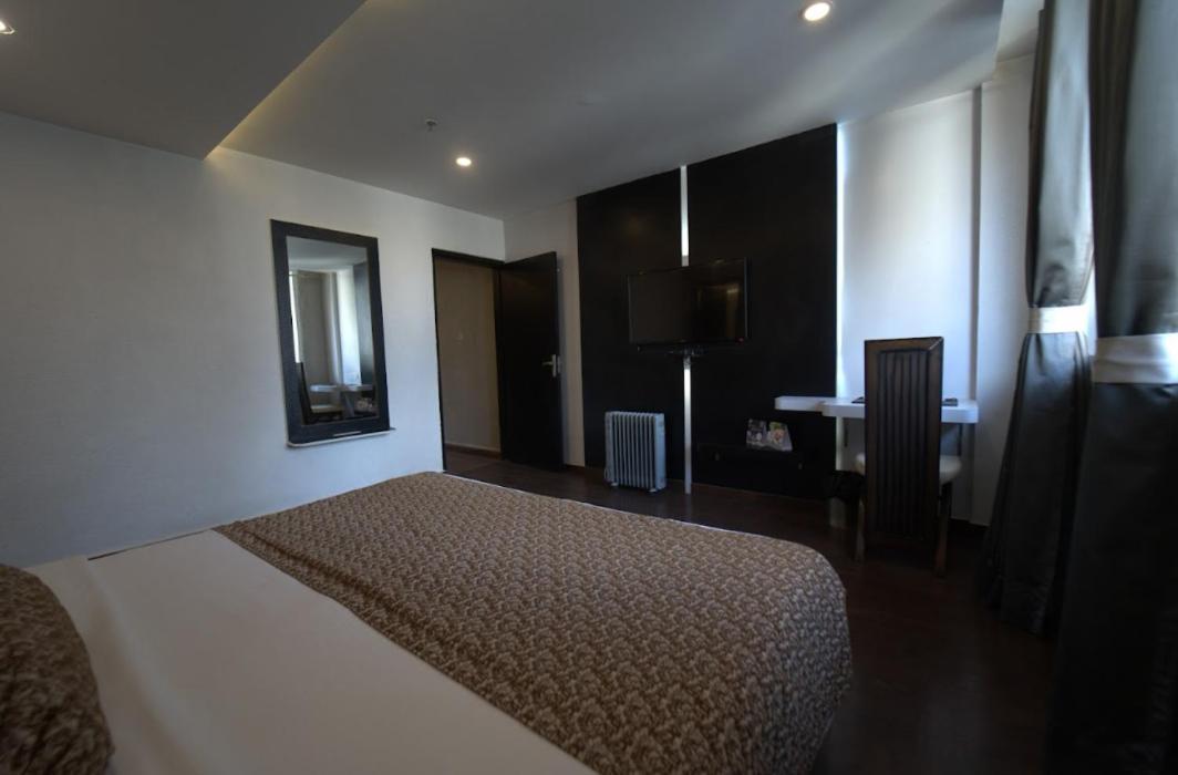Hotel Jsr Continental Dehradun Ngoại thất bức ảnh