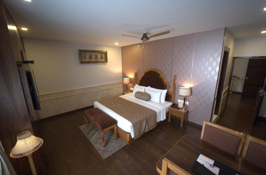 Hotel Jsr Continental Dehradun Ngoại thất bức ảnh
