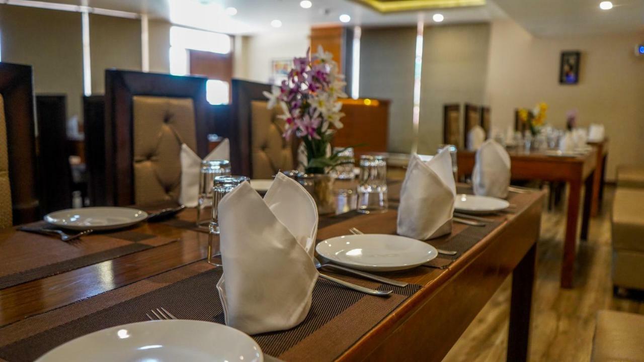 Hotel Jsr Continental Dehradun Ngoại thất bức ảnh