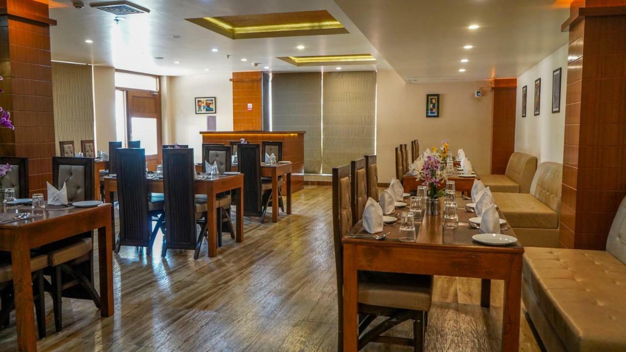 Hotel Jsr Continental Dehradun Ngoại thất bức ảnh