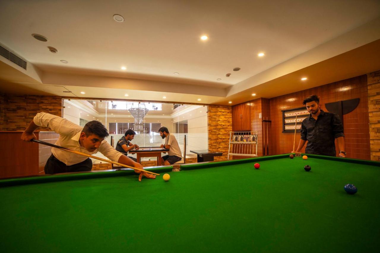 Hotel Jsr Continental Dehradun Ngoại thất bức ảnh